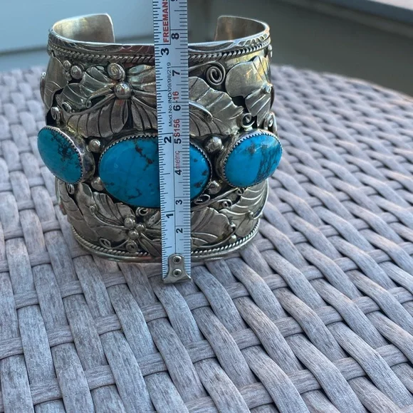 Very Big Very Heavy sterling Turquoise bangle. - Picture 6 of 8